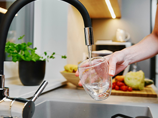 Rekonštrukcia vodovodu v Kráľovskom Chlmci zlepší spoľahlivosť dodávok vody