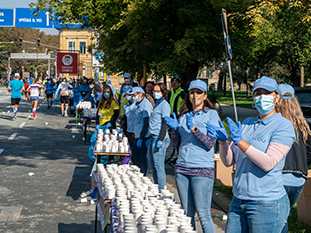 Zástupcovia VVS, a.s. ukázali správne športové nadšenie...